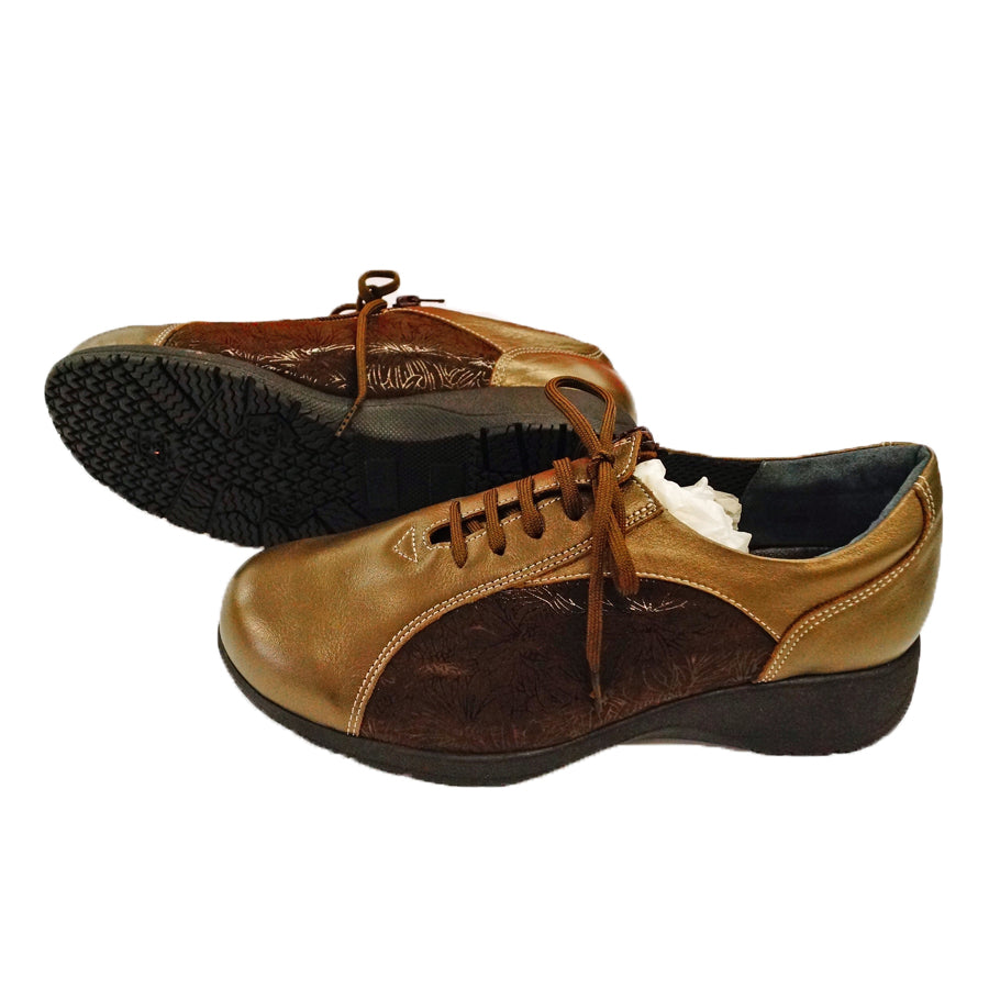 スタッドレスピッチングシューズ　花柄