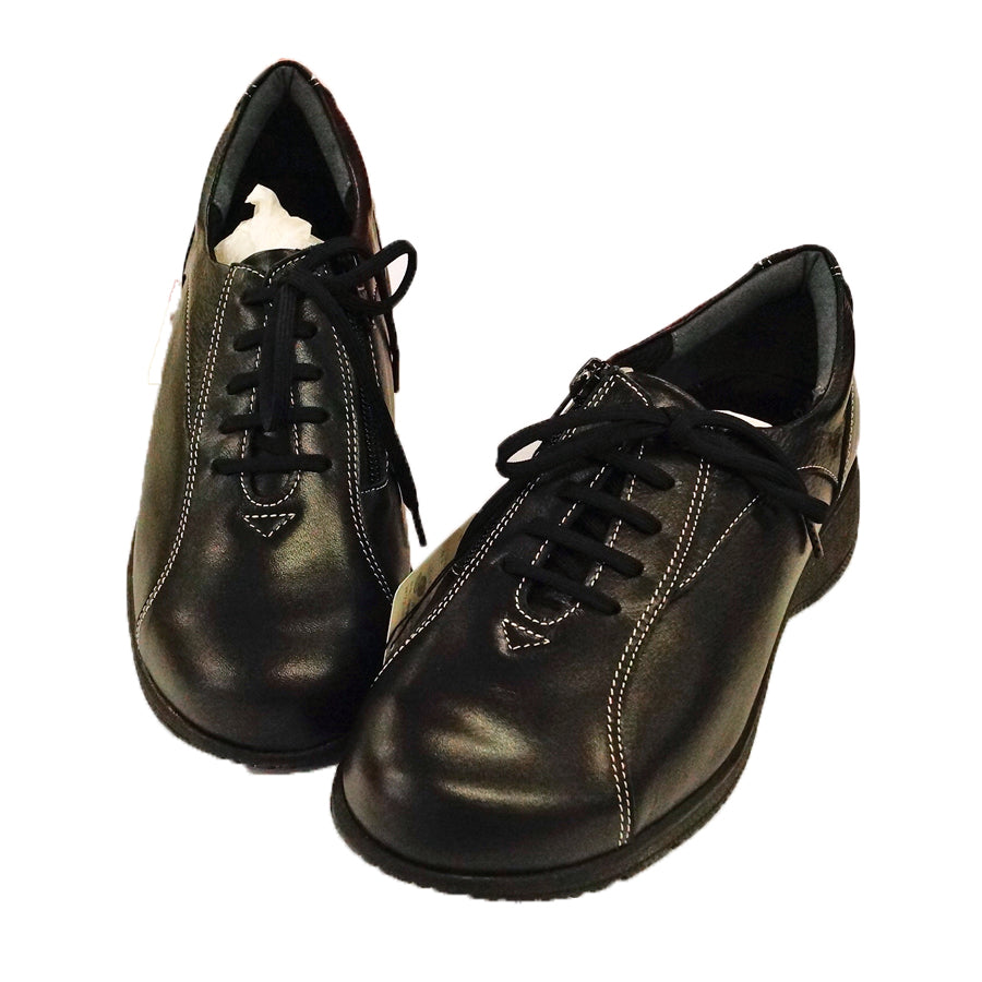 スタッドレスピッチングシューズ